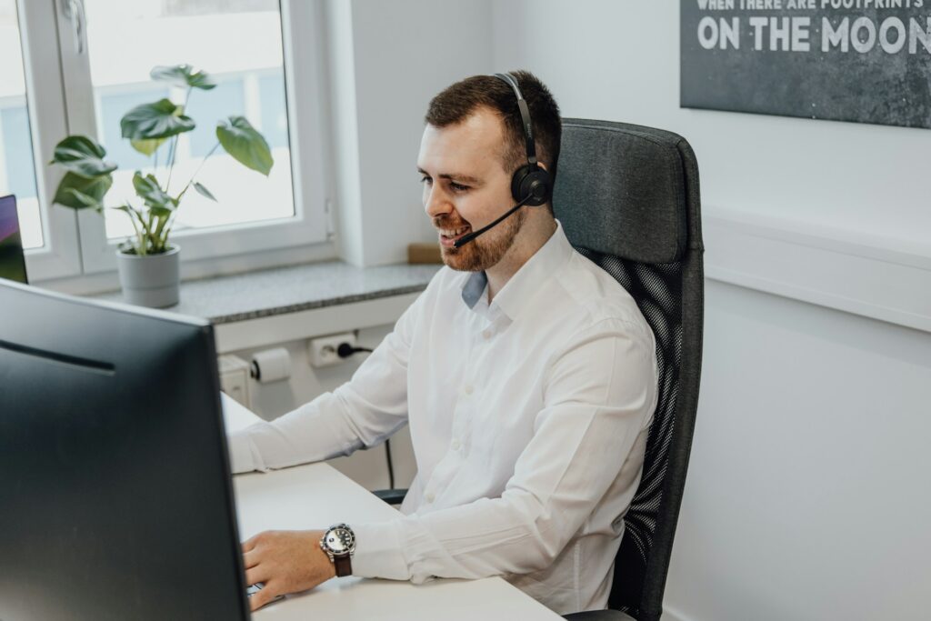 outsource customer service for startups body image